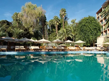 Piscine hôtel de luxe a Marrakech
